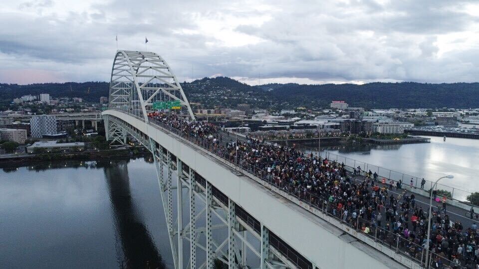 Oregonian's tweet image. Photos via @killendave