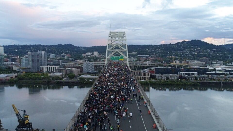 Oregonian's tweet image. Photos via @killendave