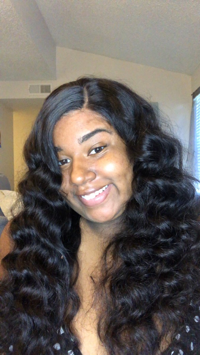 LushObsessions's tweet photo. this hair is up for pre order😍

Our CEO is wearing a 26in frontal wig in the texture of loose wave. 12in to 30in available for grabs. DM us to secure your hair! https://t.co/wRIDZm0eew