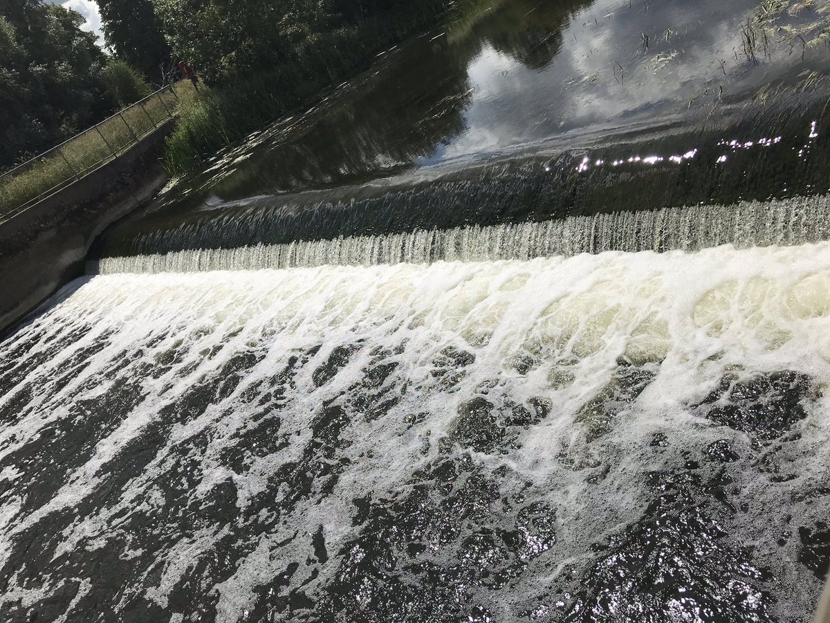 stacey200216's tweet photo. 5 hour walk the other day done just love it when put earphones in and just walk and walk the best times was lovely 😊💕amazing views https://t.co/srh7ifY3e1