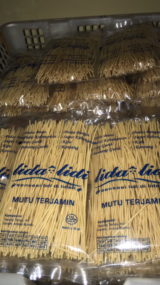 mylidalidi's tweet photo. @aMrazing Hallo ka, sy jual cemilan Jadul Mie Lidi, Makaroni. Boleh kaka mie Lidi nya, insyaAllah Endul surendul &amp; bikin ketagihan https://t.co/DRGBTobKcr