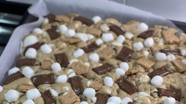 Recipe: S'mores Bars! twib.in/l/L6kBX6ErexXR via <a href="/MollyMesnick/">Molly Mesnick</a>