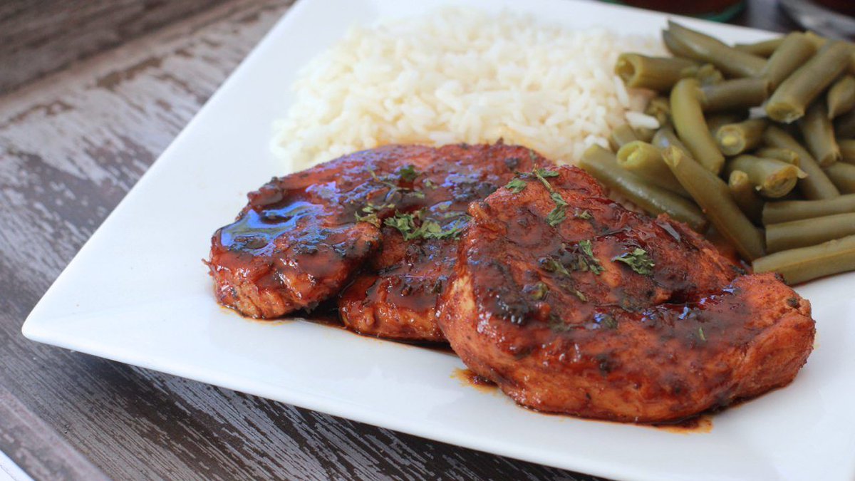 divascancook's tweet photo. Sweet & Spicy Coca-Cola Glazed Turkey Chops | Tender, Juicy & Drenched In Bold Flavor! πππππππππππππππππππππππππππππππππππππππ #turkeychops #dinner #sweet #spicy #weeknightmeals #CocaCola #glazedchops https://t.co/cNooyAuqZb https://t.co/IBacoYidvS