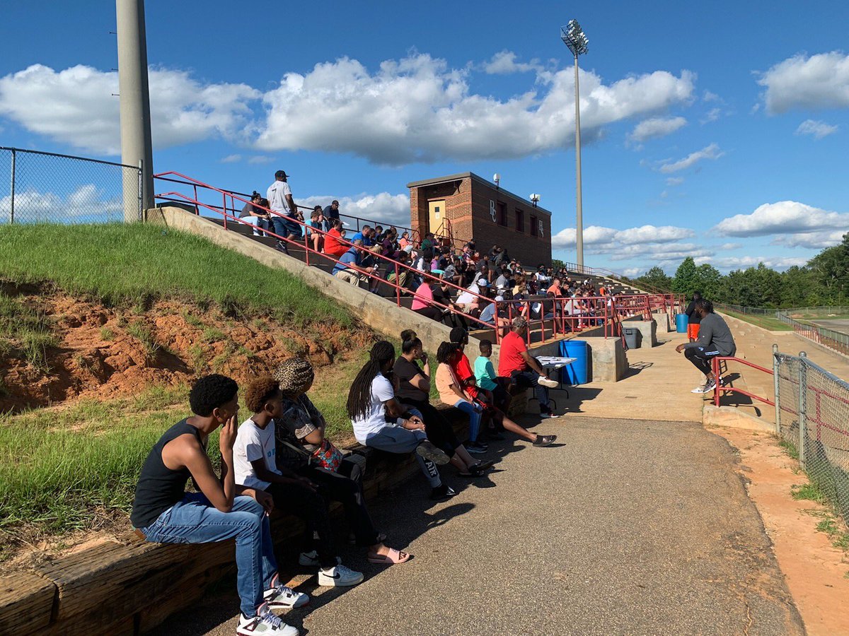 RCWarriorsFB's tweet photo. Great turn out for the RCMS Football meeting. #WarriorUp #TheNewCounty π’π https://t.co/tAqlz5BYFm