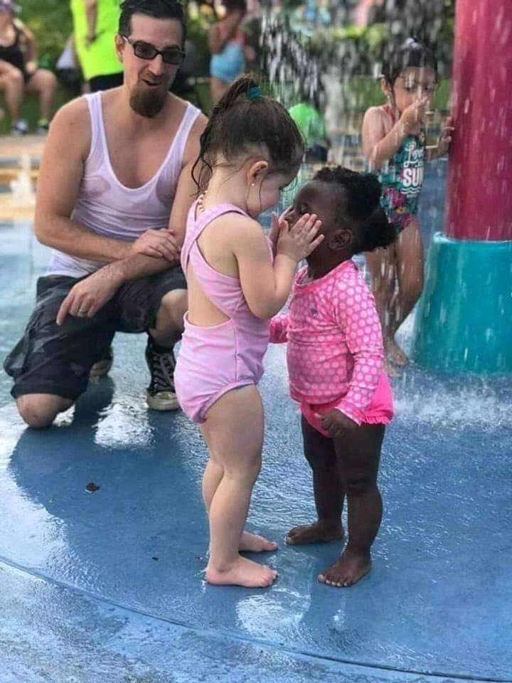 rozina589970166's tweet image. #stopbeingracist