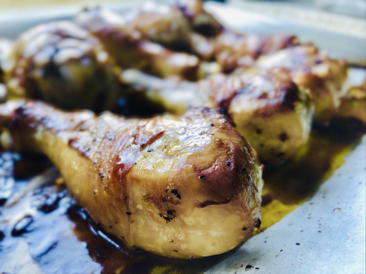 gsdreams's tweet photo. Drumsticks for the win๐ฏ #fallingoffthebone #baked #tasteofthecommunity #tasteofthesouth @TasteMag @smfchicken #dinner https://t.co/fbxtg0aGWM