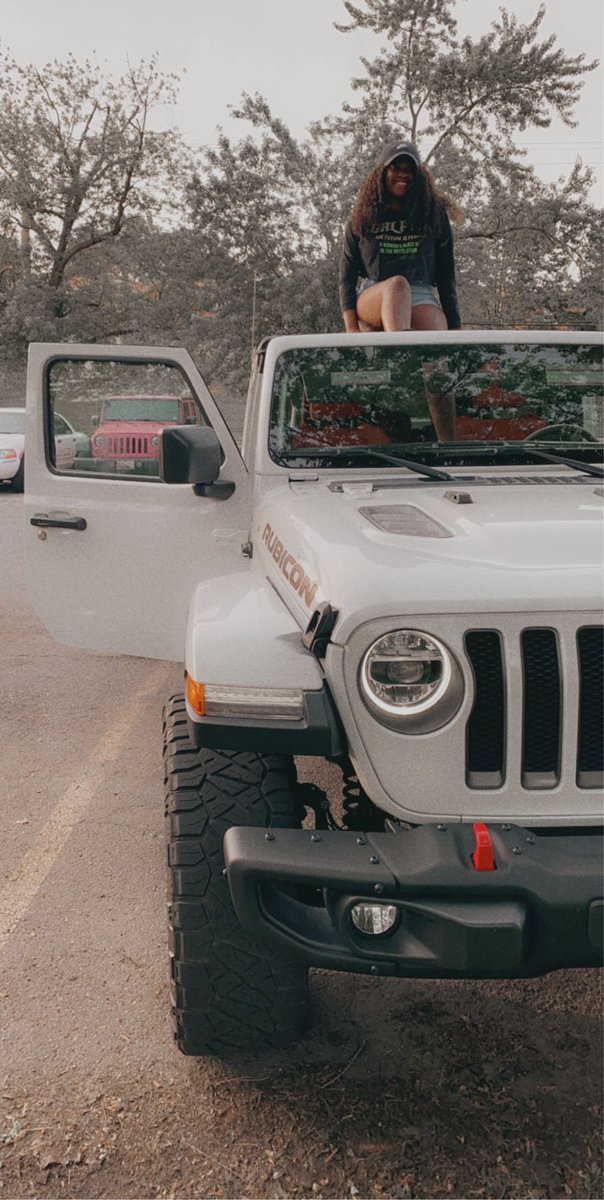 Jaylah_Nicole18's tweet photo. OlllllllO #jeepingwhileblack https://t.co/s4Hcel1wKp