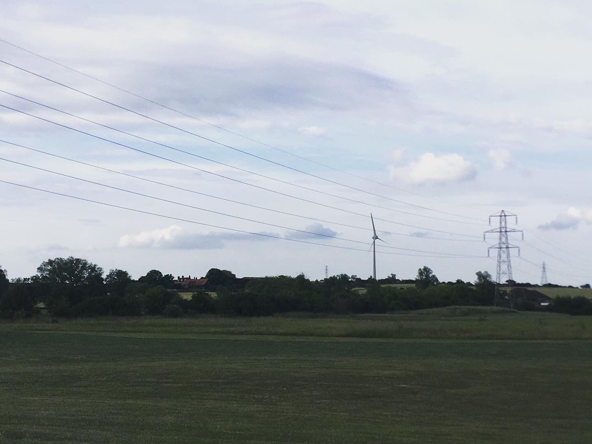 TommyWImages's tweet photo. 4/9 Over at Dunton Hills golf course today and got some shots 😍 #Dunton #Basildon #Essex #SouthEast #Golf #Train #NaturePhotographyDay #urbanphotography #YoungPhotographer #DuntonHills #Laindon #LangdonHills #photography #DepthOfField @c2c_Rail 😍 https://t.co/fyYqvEuJb6