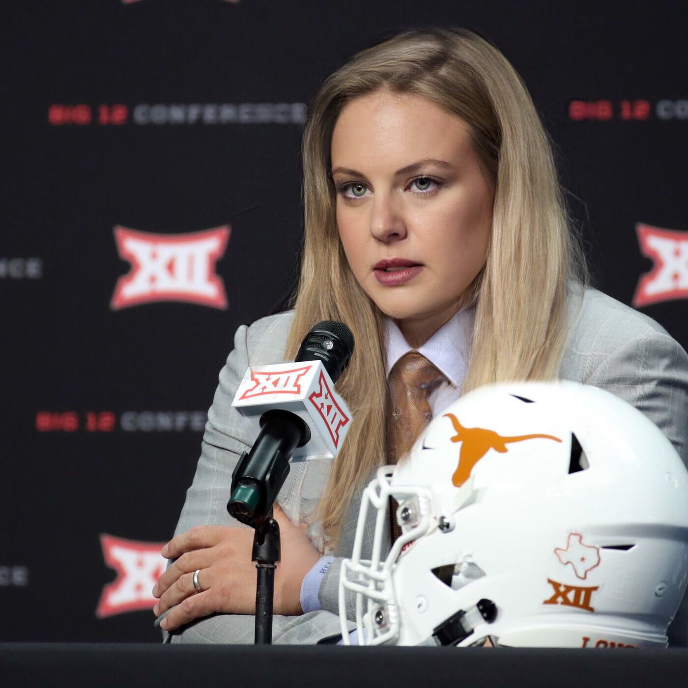 EarM-mOXsAAED3n?format=jpg&name=large