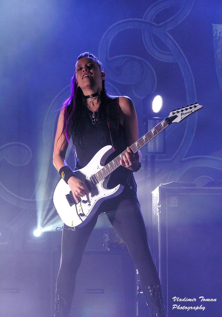 RandoEvFacts's tweet photo. June 16th, 37 years ago, @JenMajura was born. Happy birthday, Jen! https://t.co/OsNZdnbPAA