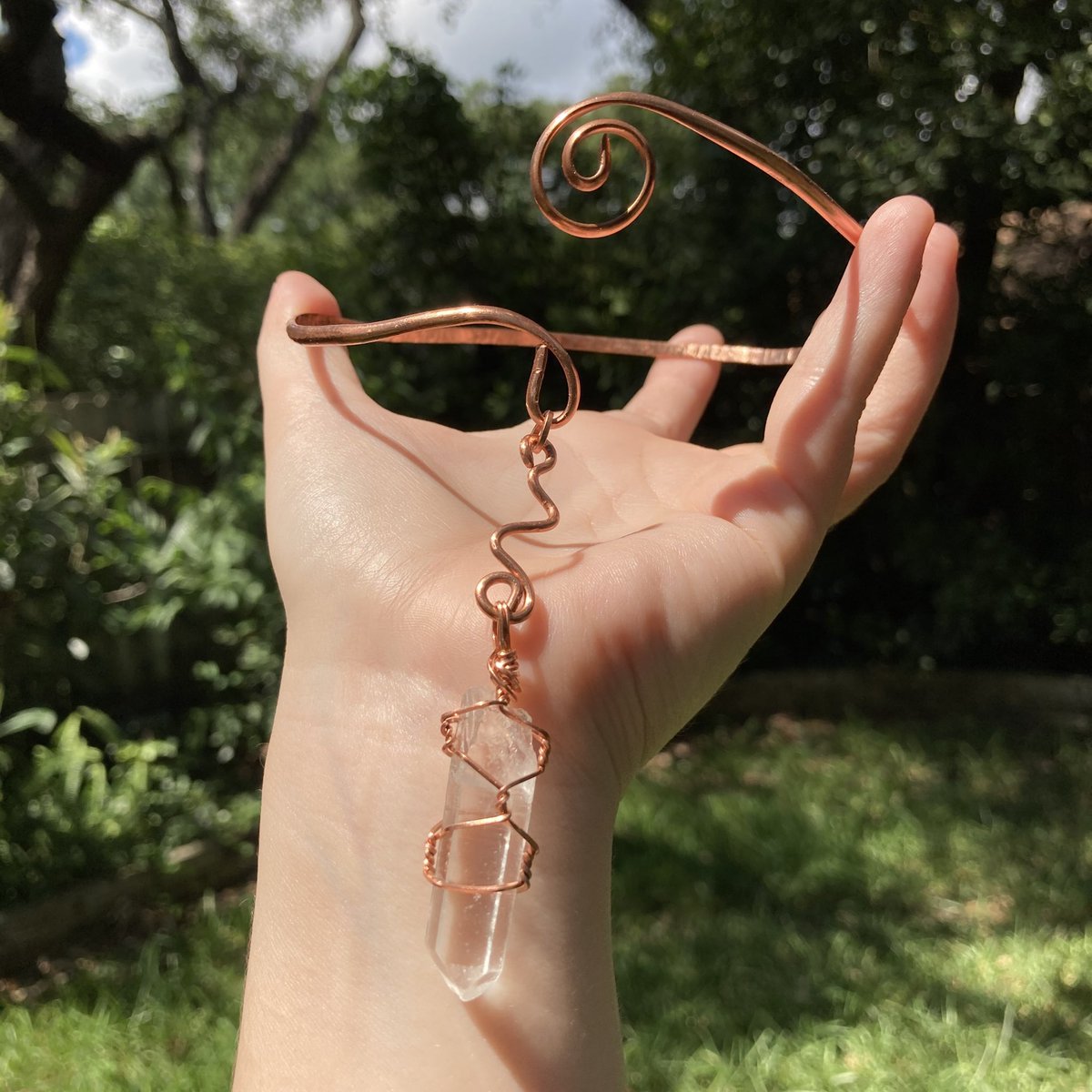 ladyxvine's tweet photo. this clear quartz choker is the last of them for this update 😍 use code “muchlove” for 20% off 

https://t.co/pGH44kl4sR https://t.co/JqLnKOHSxQ