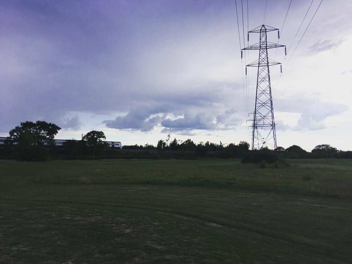 TommyWImages's tweet photo. 6/9 Over at Dunton Hills golf course today and got some shots 😍 #Dunton #Basildon #Essex #SouthEast #Golf #Train #NaturePhotographyDay #urbanphotography #YoungPhotographer #DuntonHills #Laindon #LangdonHills #photography #DepthOfField 😍 https://t.co/XeD8BBYEeP