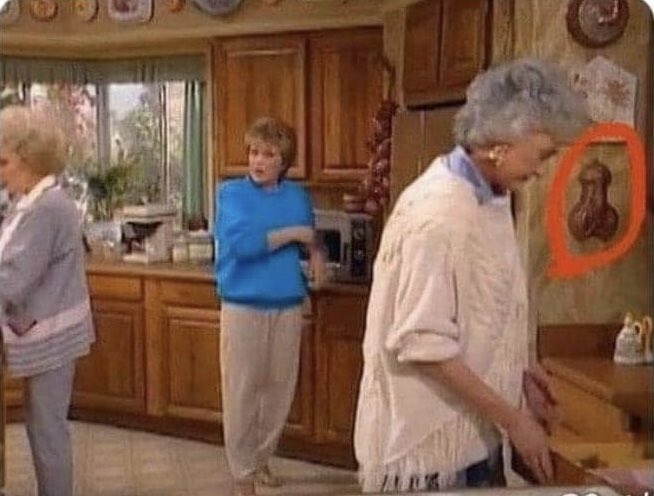 jvharris_1965 on X: So, how old were you before you realized the Golden  Girls had a baking pan shaped like a penis with balls?   / X