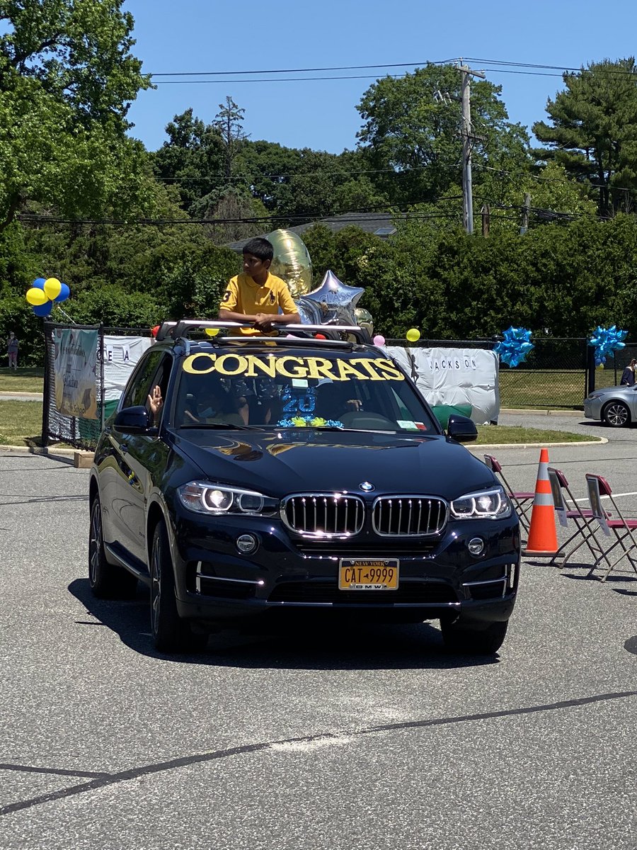 A_RiveraNY's tweet image. #Classof2020 #CarParade #JacksonPride @PTAJackson @JerichoUFSD