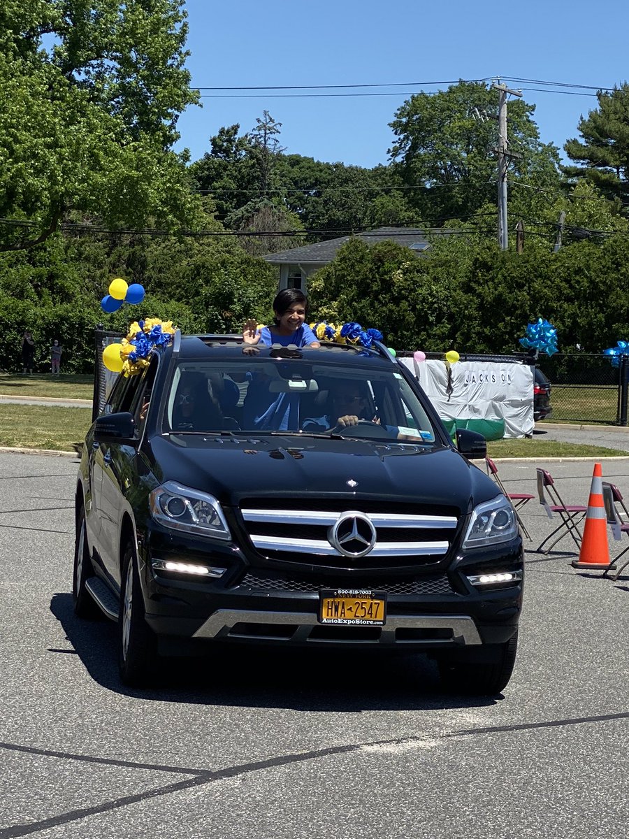 A_RiveraNY's tweet image. #Classof2020 #CarParade #JacksonPride @PTAJackson @JerichoUFSD