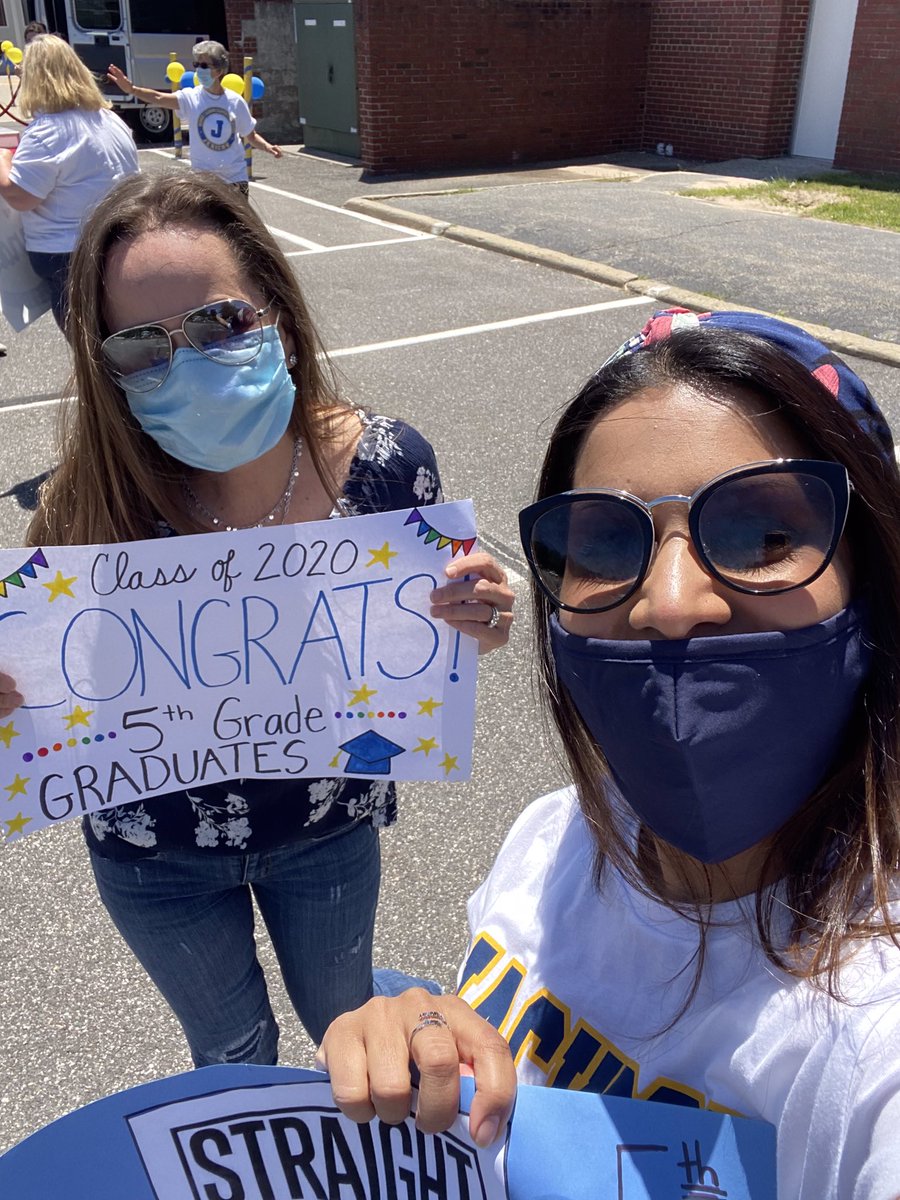 A_RiveraNY's tweet image. #Classof2020 #CarParade #JacksonPride @PTAJackson @JerichoUFSD