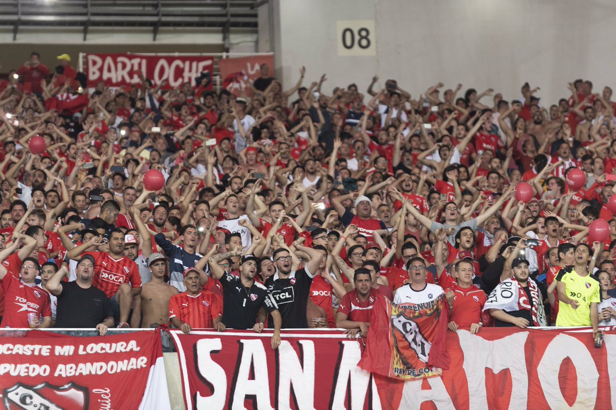 Con estas fotos inolvidables 😍, cerramos el homenaje al <a href="/maracana/">Maracanã</a> en su aniversario 7️⃣0️⃣⭐️

#Maraca70 #UNIDOS👹 #TodoRojo🔴