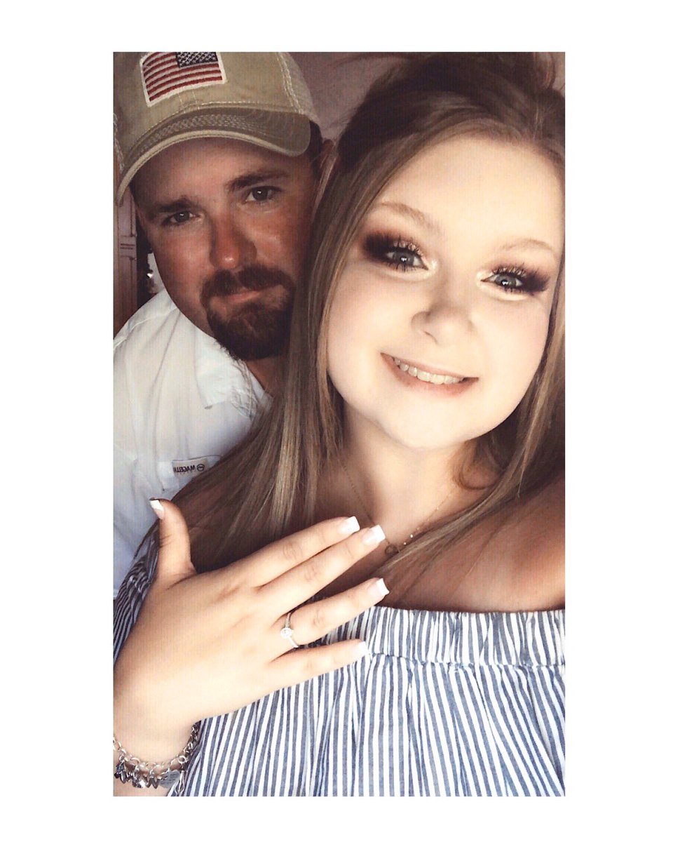 laurelbeaver17's tweet photo. A week ago today my best friend asked me to marry him, today we set our date, in 522 days I get to be his wife 💍 
Life couldn’t be any better 💛 https://t.co/YEgnUPUQzO