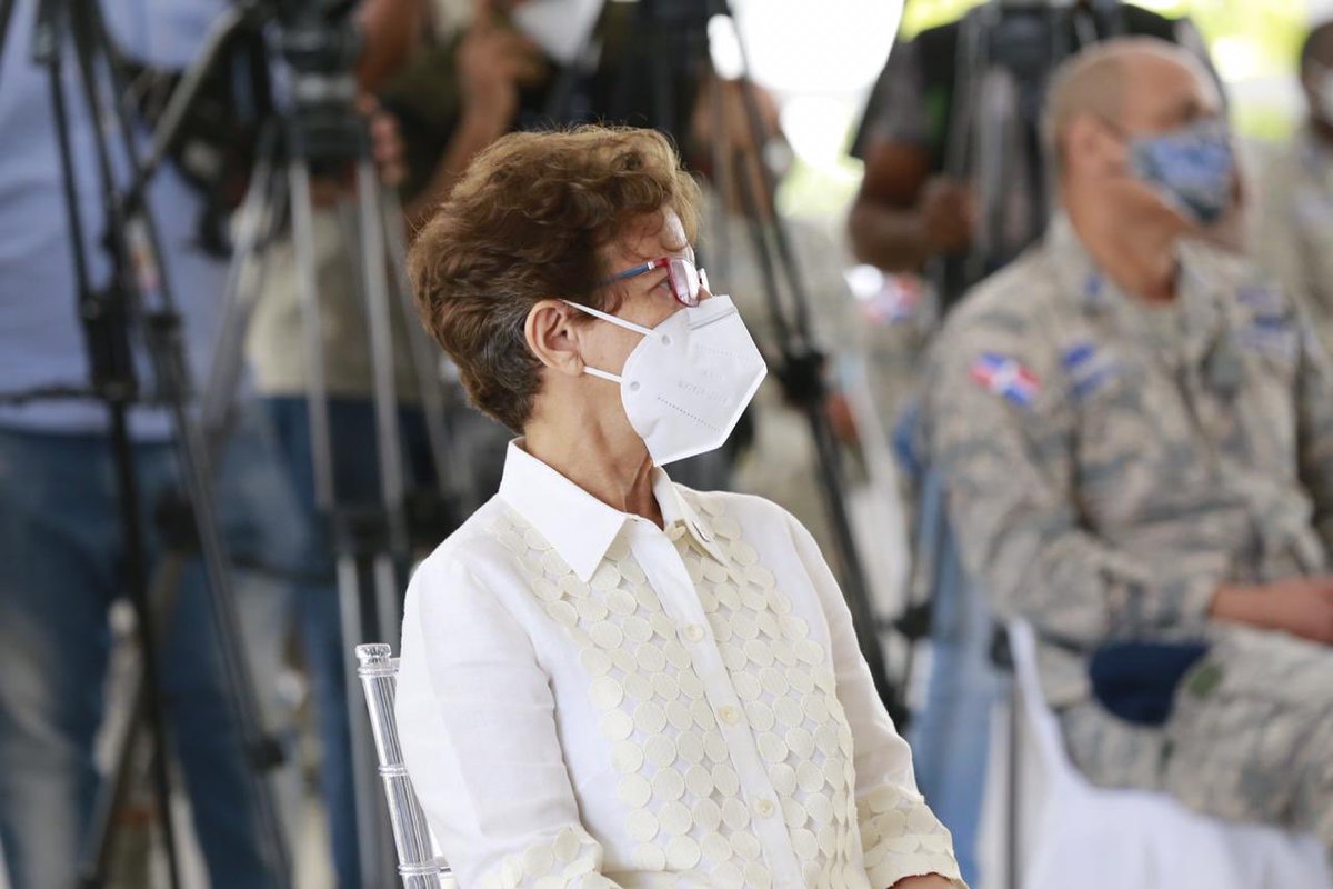 MDefensaRD's tweet photo. Por lo que apelamos a los militares para hacer cumplir el protocolo sanitario ante la crisis del Covid-19, en lo que tiene que ver con el uso de mascarillas, desinfectante de mano y garantizar la viabilidad de los recintos de votación”.
.
#MIDE
#MideInforma 3/3 https://t.co/5JeRSXHtrj