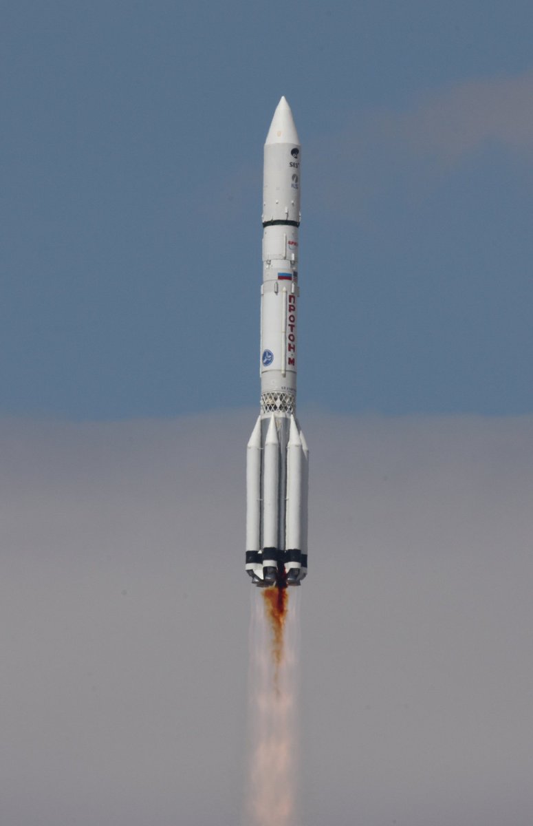 Peculiar to  #Proton is the dark brown smoke emitting from a single engine after launch.This is unburnt nitrogen tetroxide.