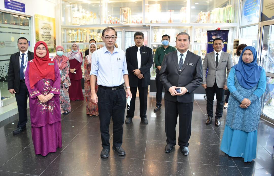 DrMahHS's tweet photo. SYABAS DAN TAHNIAH diucapkan kepada pihak PPD Klang kerana dengan usaha dan kerjasama yang jitu dalam memastikan agenda pendidikan berkualiti berlandaskan PPPM.

Ikan senohong ikan sembilang
Ikan tradisi Asia tenggara
PPD Klang mercu gemilang
Tekad berjuang demi negara https://t.co/KnOl8WQ4CV