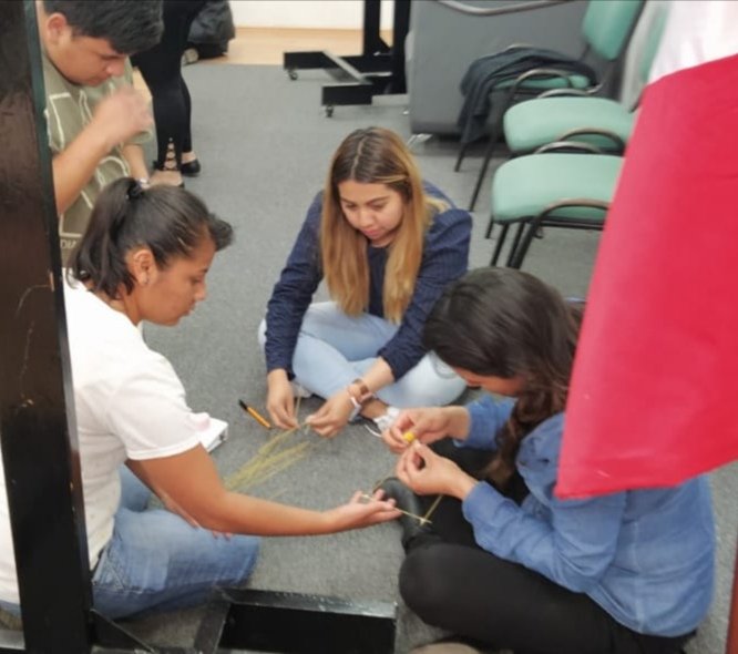 ITIztapalapa3's tweet photo. Felicitamos a los 2 equipos que fueron #finalistas del programa "Competencias para la Vida" por @JAMexico_org
Felicidades a los equipos finalistas #Reciplastik y a #Kid'sFinance conformado por :
Yaneli, Aide, Antonio, Aridai, Mario y Faritza.
#i3 #Somosi3 #Soyi3 #Orgulloi3 https://t.co/wyuqhPNKOo