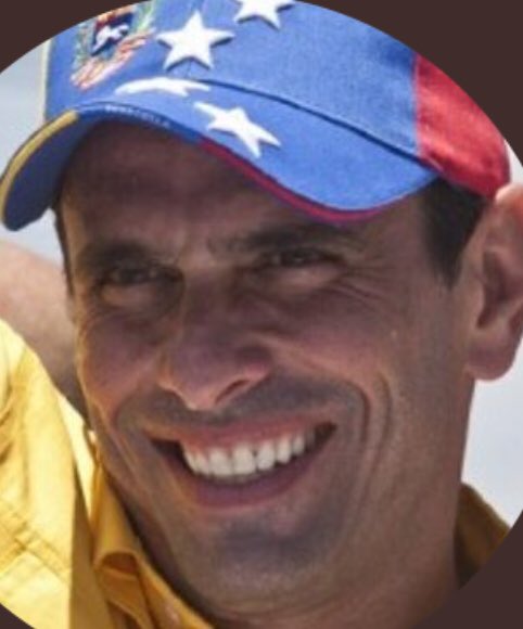 K_osVenezuela's tweet photo. Fíjense
Este pana ➡️@hcapriles es la prueba viviente de que cohabitar con tiranías y tiranos TE ESCOÑETA.
#VergaLoco 😂 https://t.co/fZ30A3BCoJ
