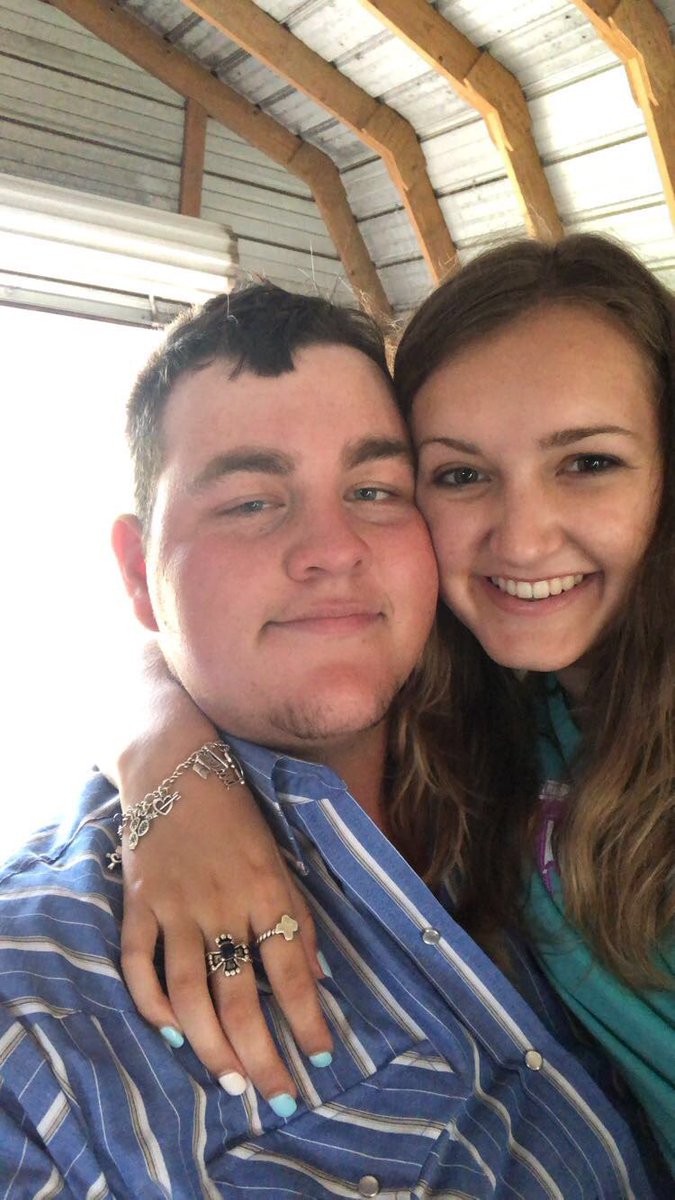 xStockFND's tweet photo. 💗365 days of loving my best friend💗 https://t.co/jRCvhhBOOm