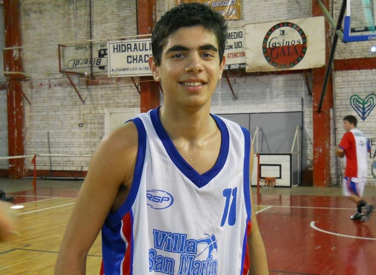 LigaARGbasquet's tweet photo. 🏀 #LigaArgentinaBancoComafi
🙌🏻⭐ La maduración y el liderazgo de @agustinbrocal1 en @CAEOlavarria. El Toti es uno de los referentes del club a pesar de su juventud. Proyecto, llegó desde @villasmTNA en 2014 y se asentó, siendo hoy un líder y guía 🔝⏩ https://t.co/wD3dvw5ONI https://t.co/YWn1KKuHa0