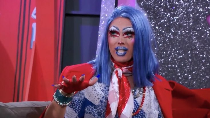 girlsofparis's tweet image. listen. i must get bangs. i must