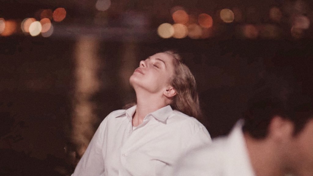 sinan looking at isik like she's his entire world; a thread