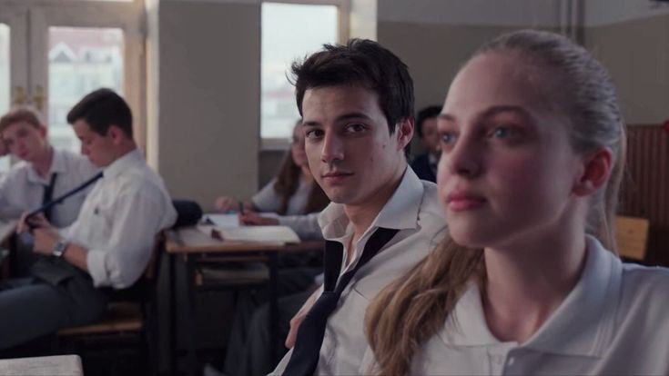 sinan looking at isik like she's his entire world; a thread