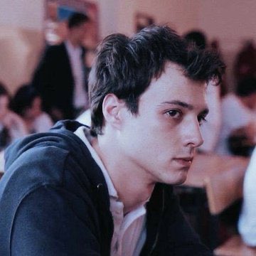 sinan looking at isik like she's his entire world; a thread