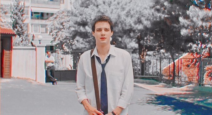 sinan looking at isik like she's his entire world; a thread