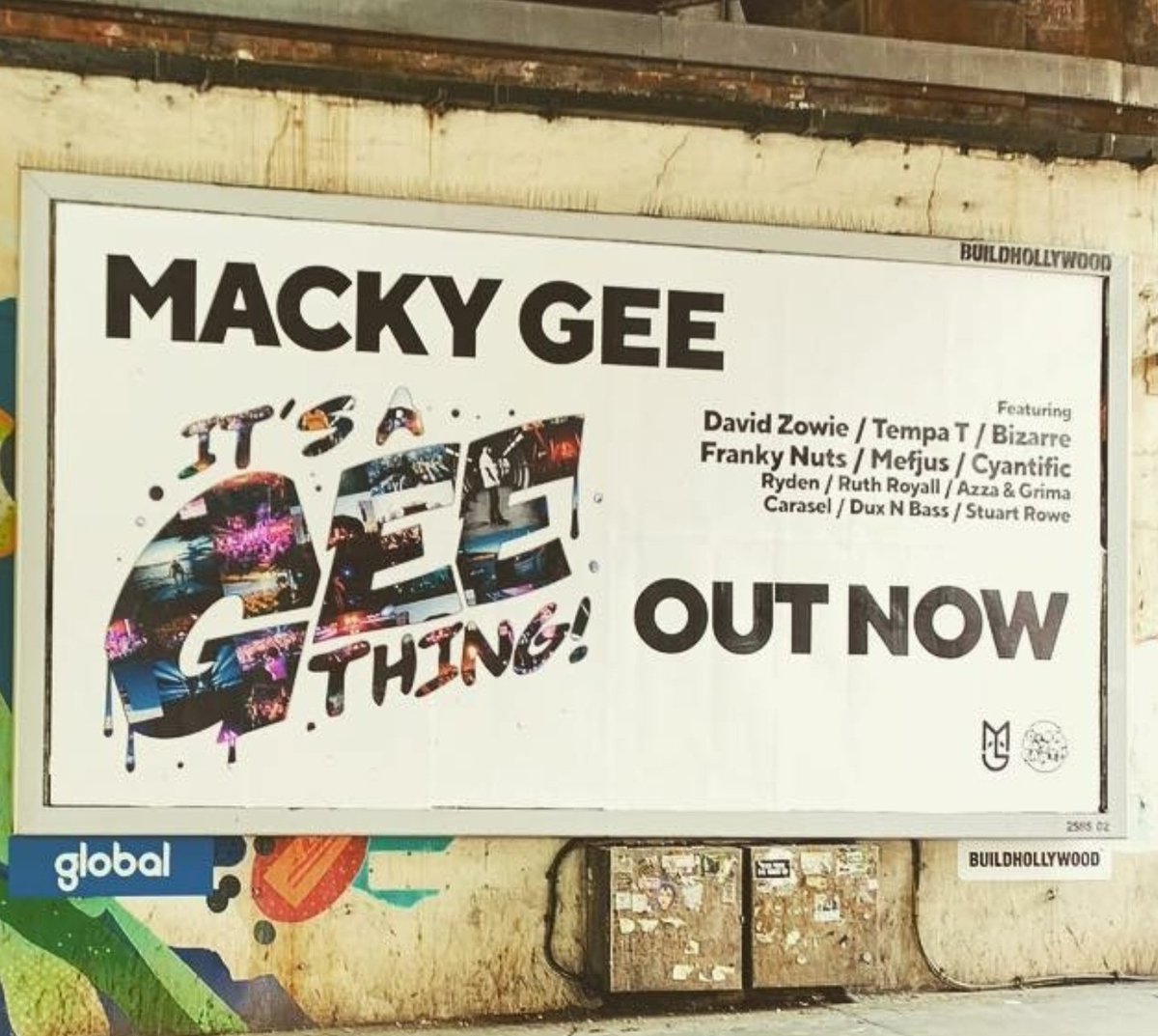 Stuart_Rowe_'s tweet photo. Ok guys, my name is on a poster near London Bridge, my god β€οΈ #mackygee #London @MackyGee β€οΈ https://t.co/rkUoSGLl7n