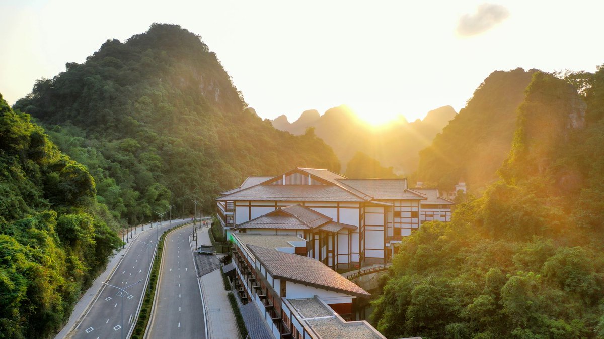 FarwegoT's tweet photo. HẠ LONG 2 NGÀY 1 ĐÊM – ĐIỂM CŨ – TRẢI NGHIỆM MỚI
✈ Khởi hành tại Hà Nội: thứ 7 hàng tuần từ 27/06
♥️ 𝐂𝐇𝐢̉ 𝟮.𝟯𝟬𝟬.𝟬𝟬𝟬 VNĐ/ 1 du khách / 1 chuyến đi 2 ngày 1 đêm đến “vùng đất Rồng” Hạ Long để bạn:
... https://t.co/SlDUSFeLYG https://t.co/WazituZi6B