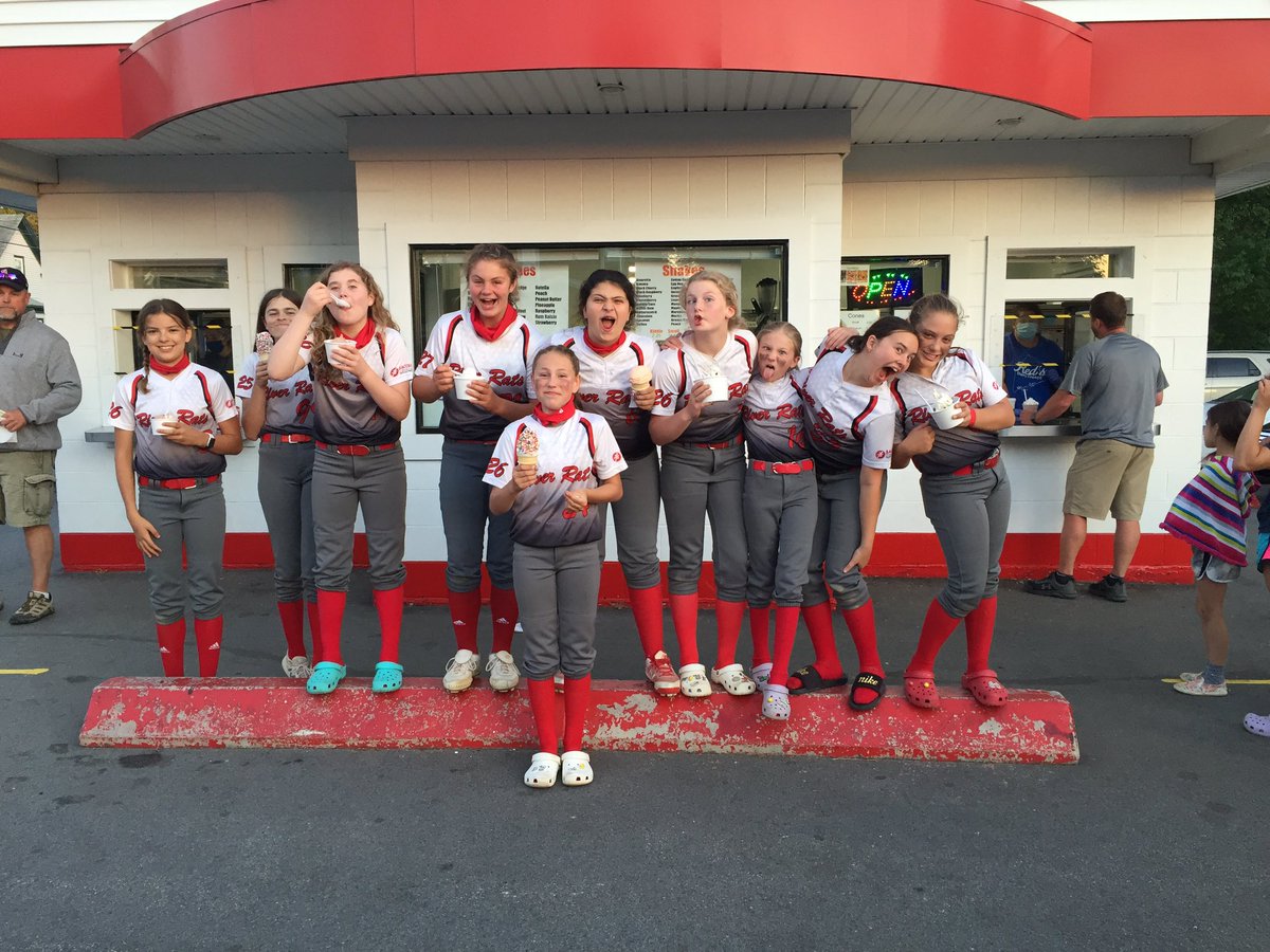 coach_magnant's tweet photo. SMRR 12U Black Celebrates another win and Rachel Dβs first HR!πͺπ»π₯ #homerunpower #rats12ublackπ @SmrrSoftball @yogiswim https://t.co/UZ2GGaJdS0