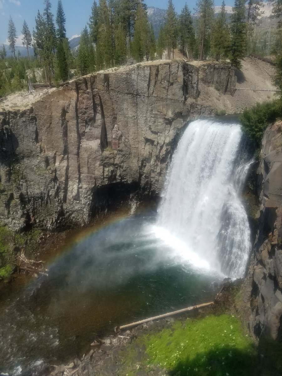 EmilyStLifer's tweet photo. I love Lance, Jess, Lisa and Michael from @thedailypopcast here's a picture from my trip to Mammoth Rainbow Falls 2 years ago for you! @LanceBassCntrl @LanceBass @jesskeenerr @MichaelTurchin @LiseeD https://t.co/ddTX0B8bCP