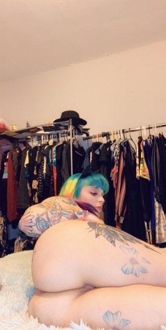 Heart ❤️ shaped tushy https://t.co/zfB40Y4iZW<a href="/tag/votehimout2020"class="tags"><span>#votehimout2020</span></a>