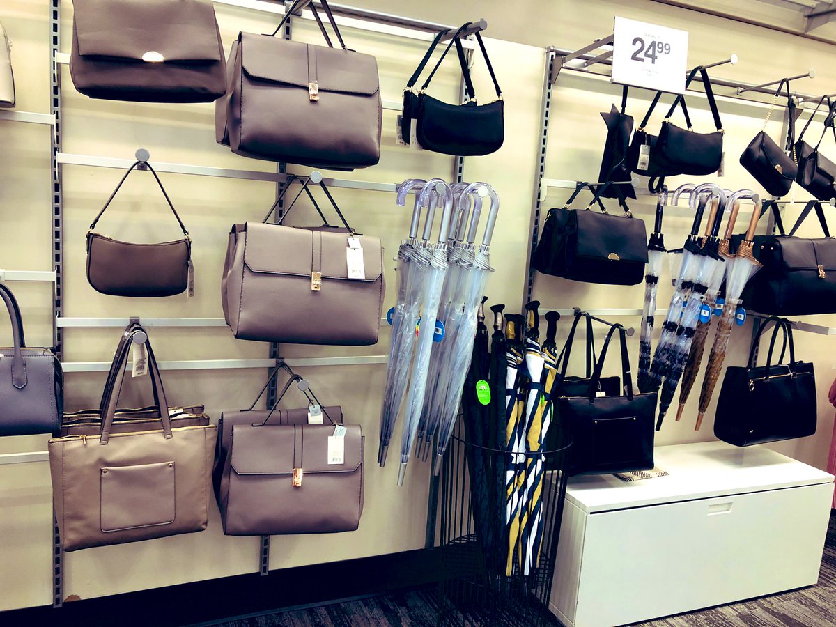 CoffeyatTGT's tweet photo. Created some new wall scapes in accessories today! We’re trying to make umbrellas ☔️ a trend! #creativemerchandising #t1312 #target #TargetStyle @lydiajtgt @cmatthews_vm @45MRossi @BethGates23 @ComolloMatt @CapetolaHeather https://t.co/heTUwCLZ22
