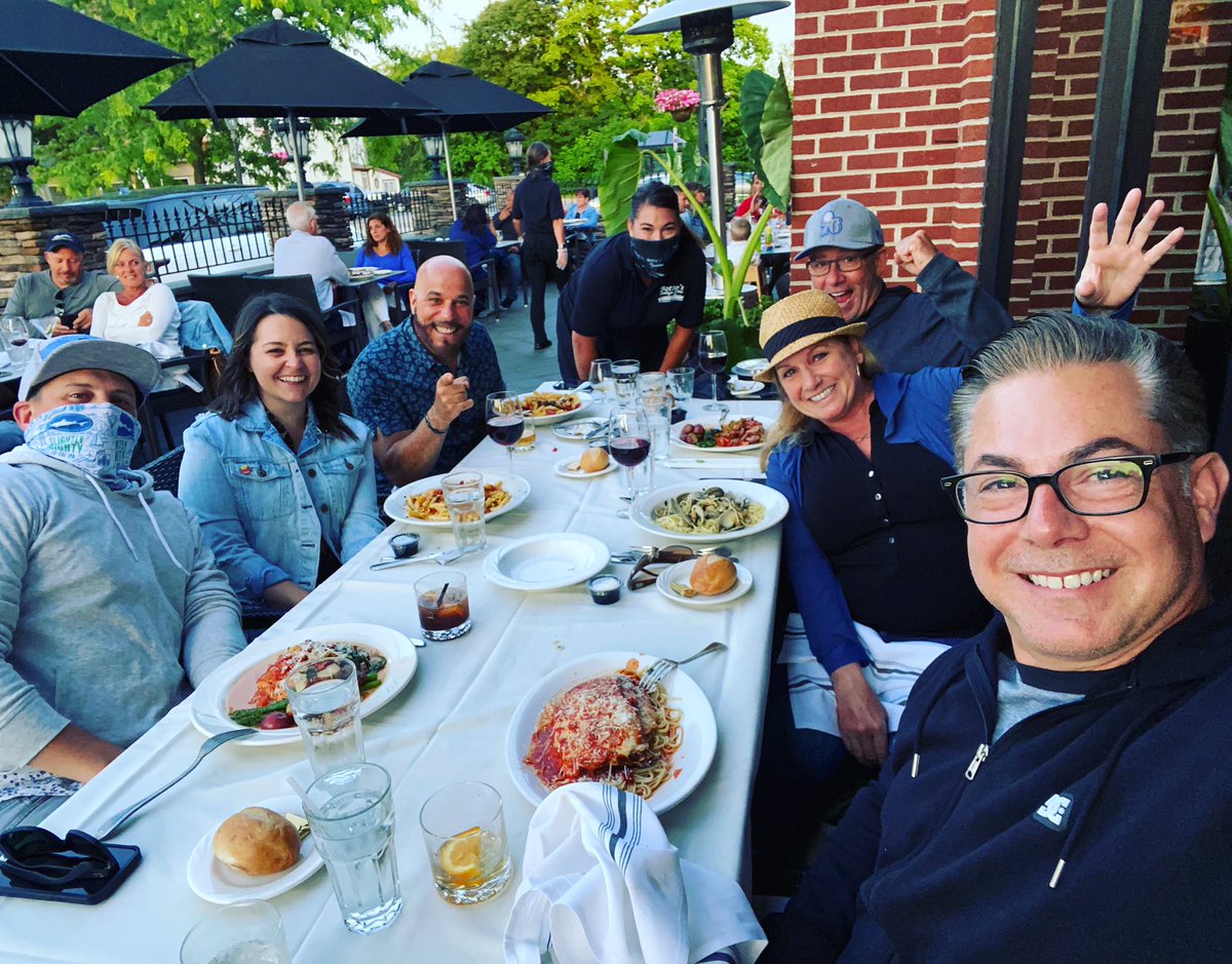 dlynamCSN's tweet photo. #Bottos in Jersey served up an awesome dinner. Good to be outdoors with good friends on a beautiful June night! 👍🍷😀 @MattyCord @MarisaMagnatta @SportsDirectTV https://t.co/9sco3NRqCw