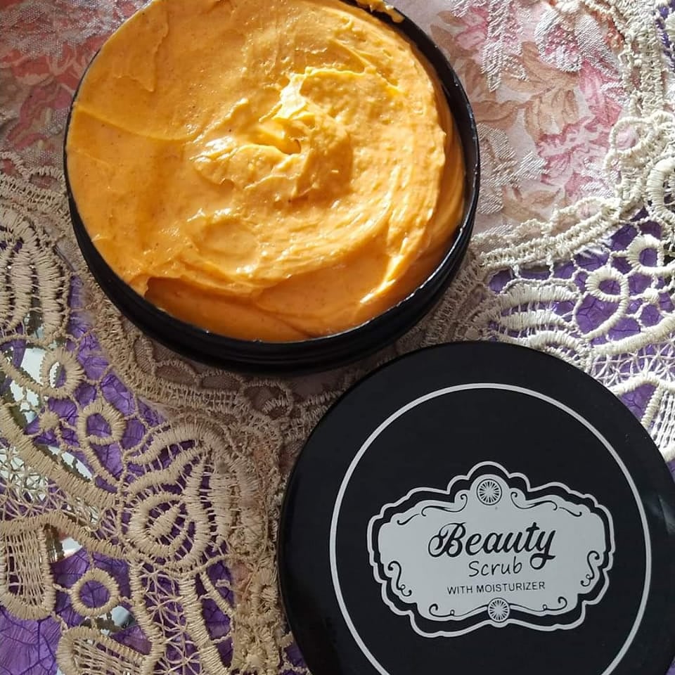 AyuViral's tweet photo. Pagi ini jgn lupa luluran yah gaysss🥰
Pakenya Beauty Scrub yg Wanginya bikin rilex dan rasa" mau dimakan😅

#perontokDaki https://t.co/ZsRrDg6fs3