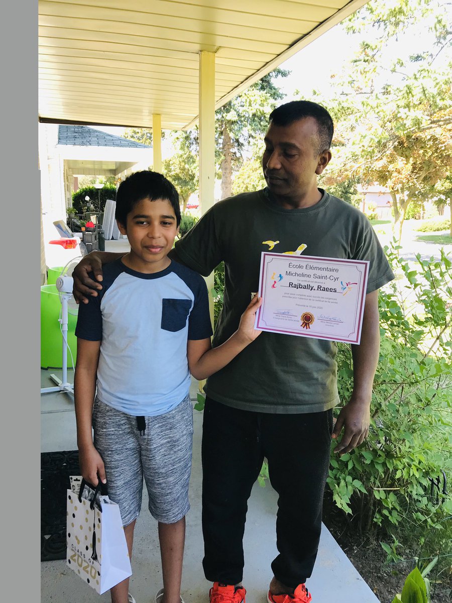Suite à la cérémonie des finissants, Mmes Claire, Souhila et Mirela ont livré en personne les diplômes et les petits cadeaux aux élèves célébrés! Quelle belle surprise pour les élèves! Mission accomplie! #écoleMSC