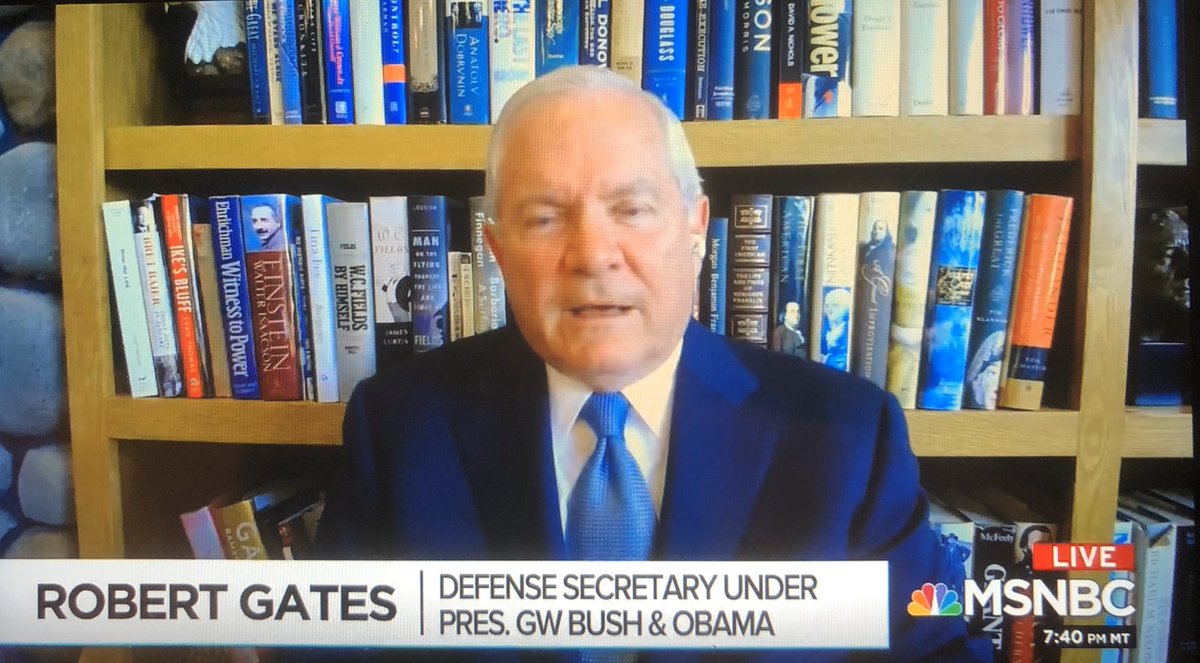 ratemyskyperoom's tweet image. Three volumes on W.C. Fields. The Grant bio we expected. Tiny Fey’s opus we did not. 9/10 #RobertGates.