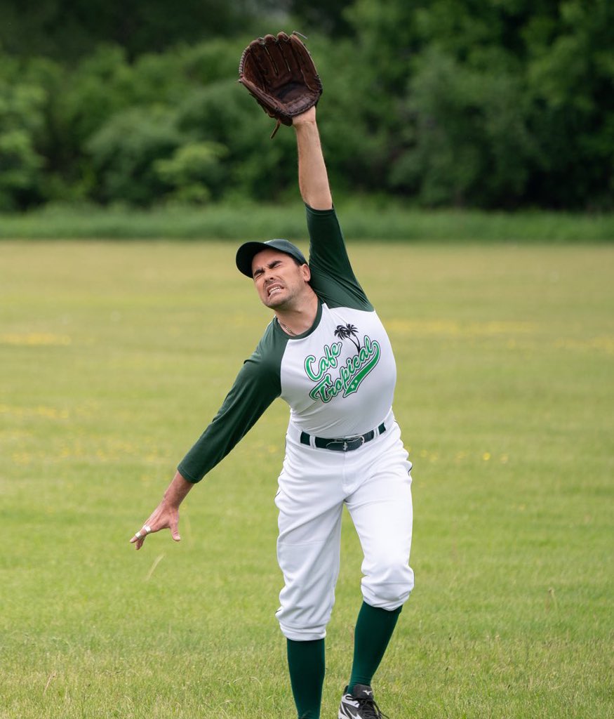 david rose from schitt’s creek getting hit by a ball to different songs in the episode ‘the m.v.p’, a short and very unnecessary thread: