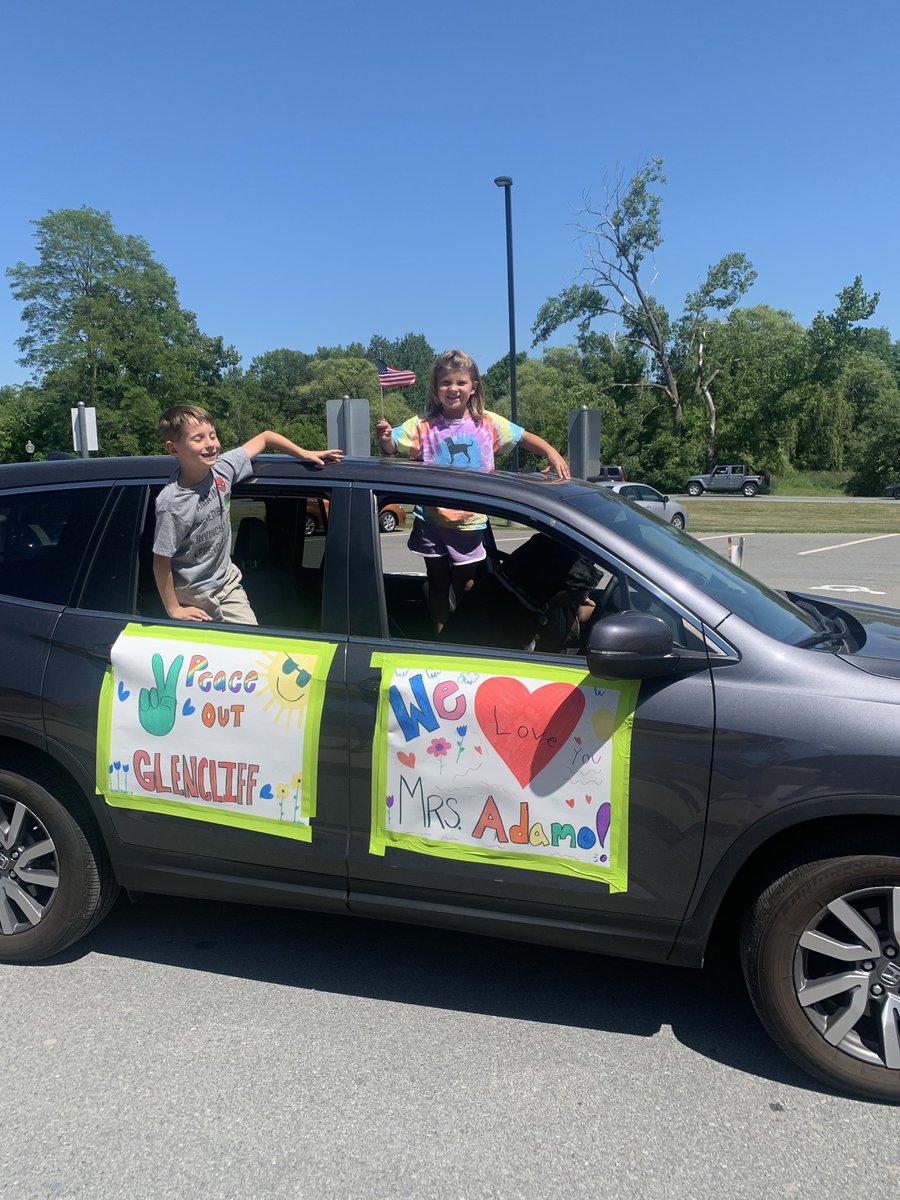 adamo_amanda's tweet photo. Loved seeing so many smiling faces at our reverse parade today. I’m going to miss my 1st graders! @GlencliffEagles https://t.co/05pkLtu6lt