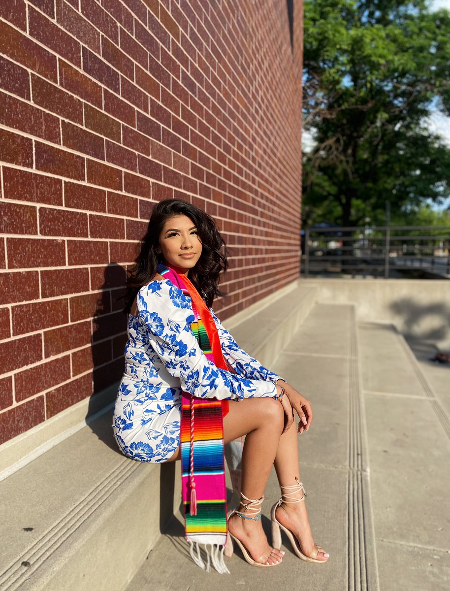 66zzy9's tweet photo. A job stealing immigrant with a Bachelor of Science in Social Work 🇲🇽🤘🏽 

Metropolitan State University Alumna 💙❤️ https://t.co/pxLibTjclJ