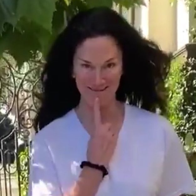 chrsdle's tweet photo. keanu reeves doesn’t age 😍 https://t.co/E106qPjVmc