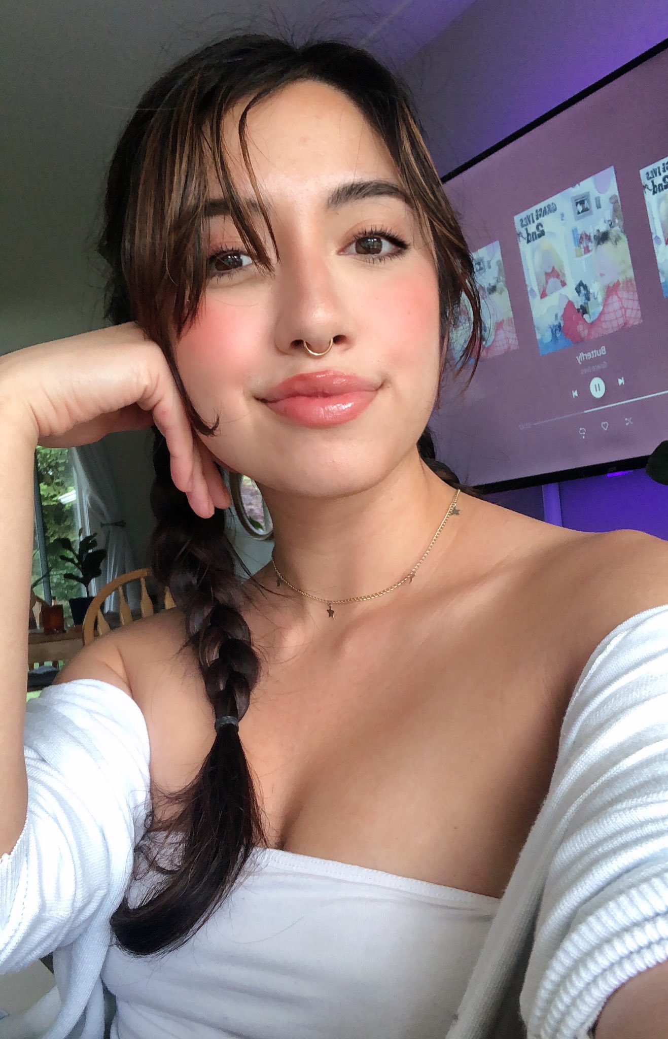 robin mae! on X: gonna go live on my onlyfans in a couple minutes 💛  t.coIFfq4KeuSo t.corFBffcUc0V  X