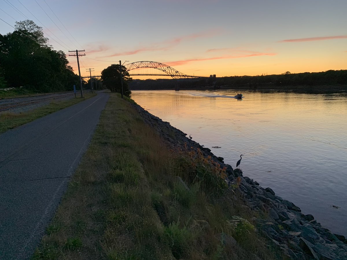 Beautiful sunset at the Cape Cod Canal this evening and near Sagamore bridge 🌅